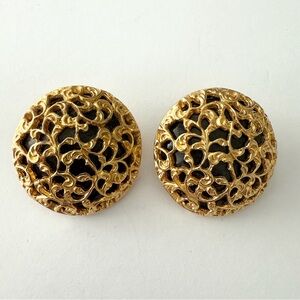Vintage Gold Toned Filigree & Black Button Clip On Earrings